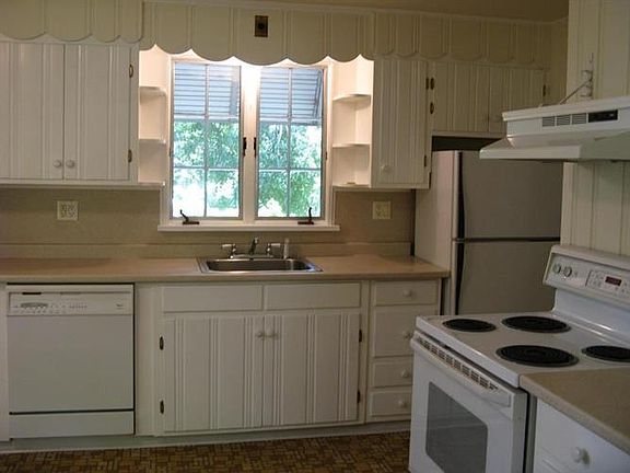 4th image of 398 Sicomac Ave