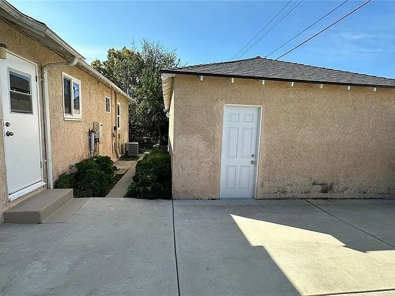 2569 N Brighton St — Photo 9