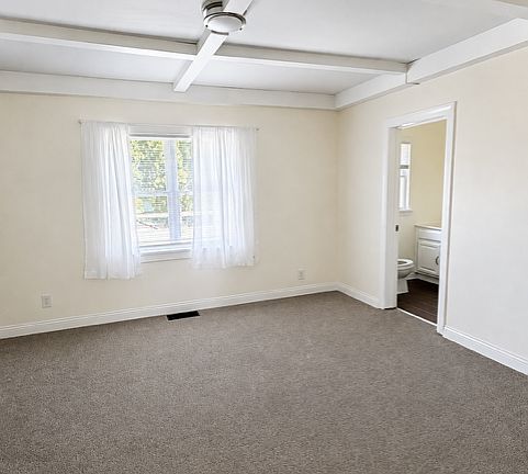 3rd image of 269 W Highway St