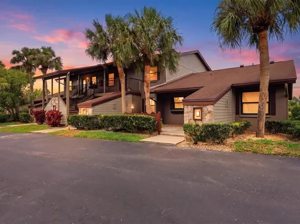 931 Capri Isles Blvd APT 32, Venice, FL 34292