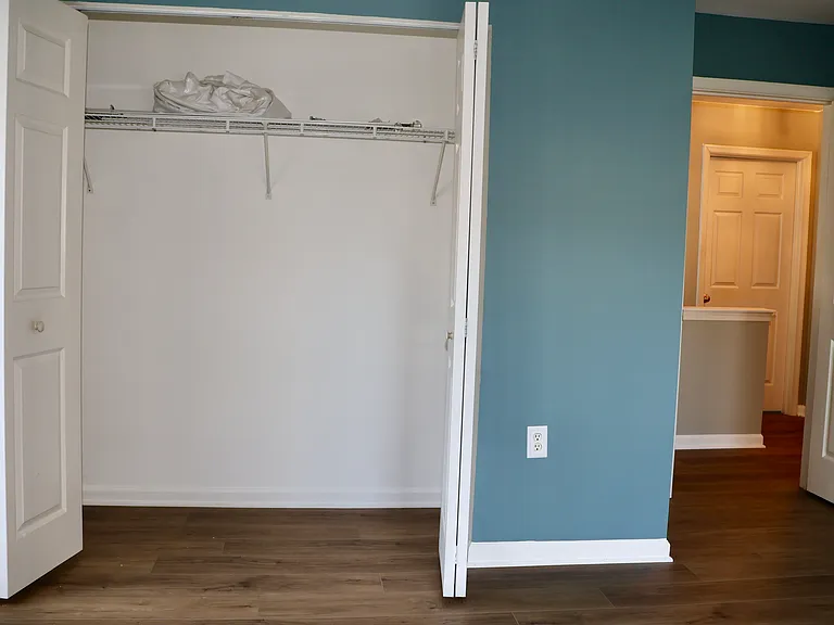 44 Courtyard Dr — Photo 51