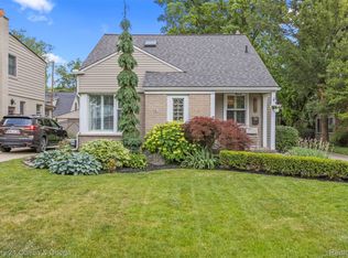 1521 Washington Blvd, Birmingham, MI 48009