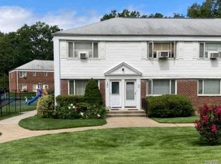 212-22 15th Ave, Bayside, NY 11360
