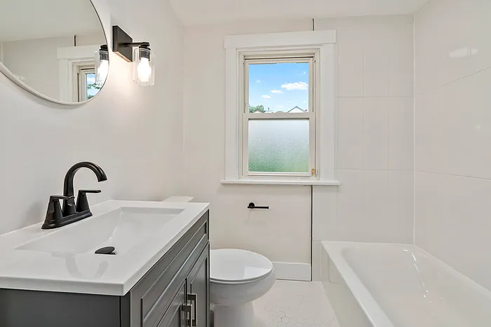 2217 Hawthorne Ave — Photo 5