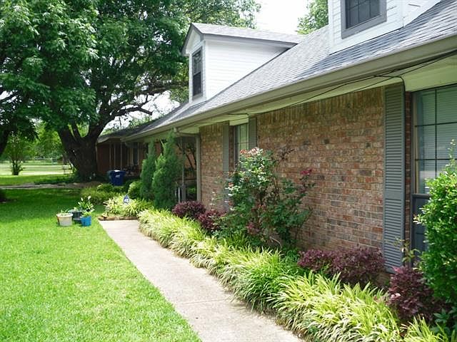 2nd image of 1599 E Springcrest Cir