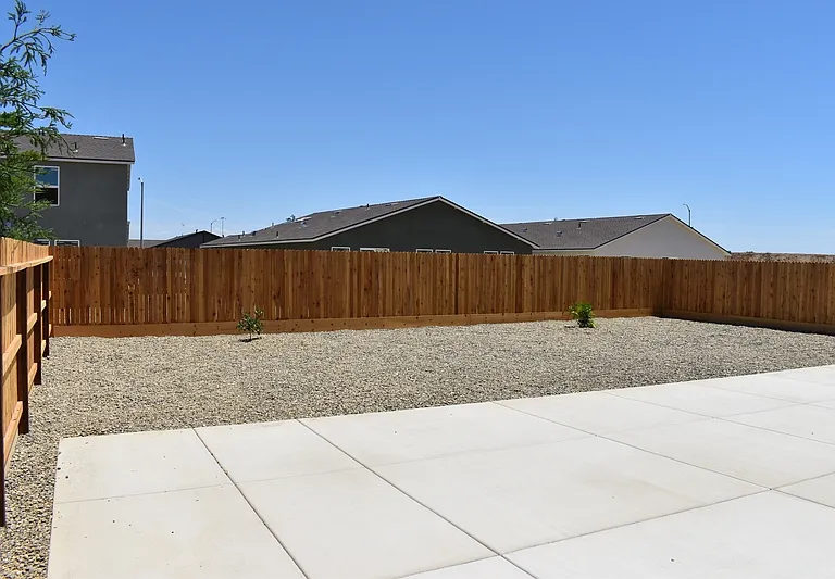 4735 Isabella Ct — Photo 30