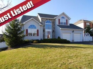 133 Lazarus Dr, Ledgewood, NJ 07852