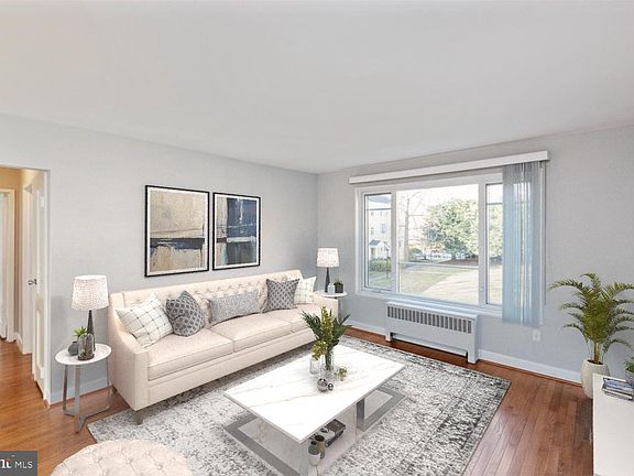2nd image of 10409 Montrose Ave APT 202