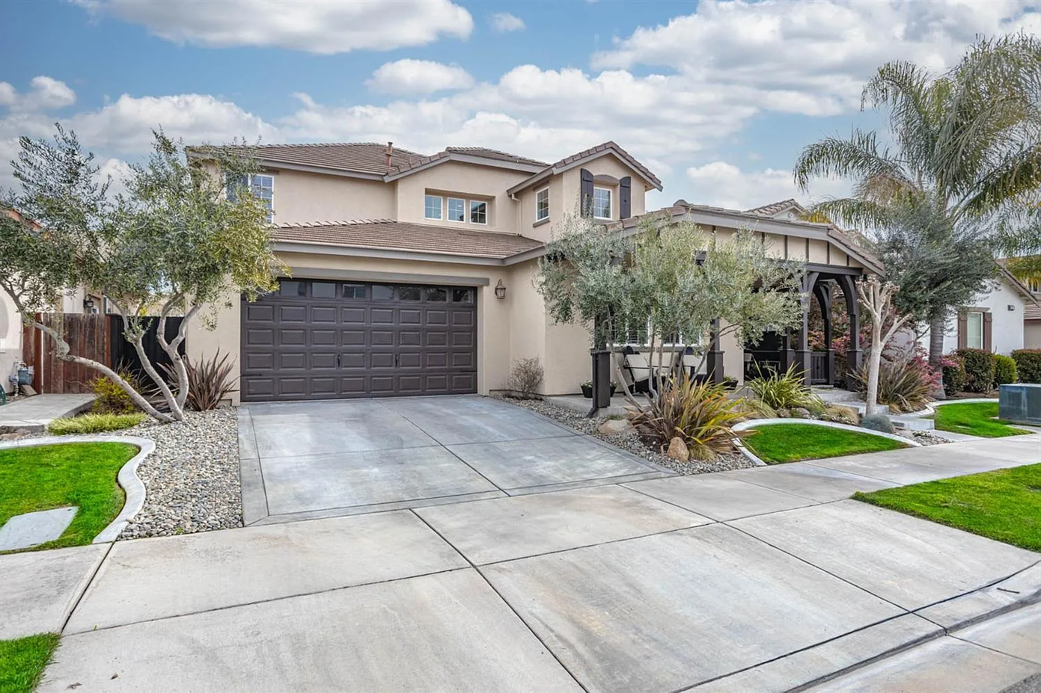 549 Fresian Dr photo 1