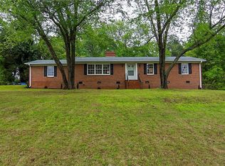 104 Knollview Dr, Greenville, SC 29611
