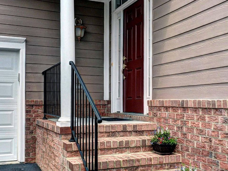 1st image of 405 Suri Dr