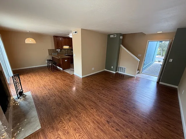 6104 Chateau Ct — Photo 16