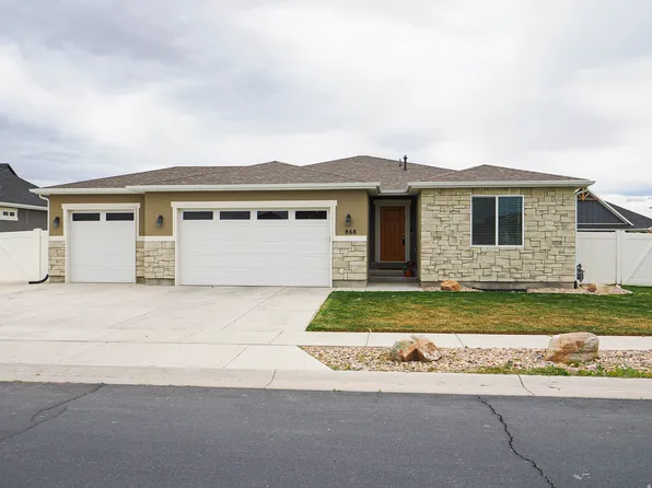 868 E Cliffrose Dr, Eagle Mountain, UT 84005