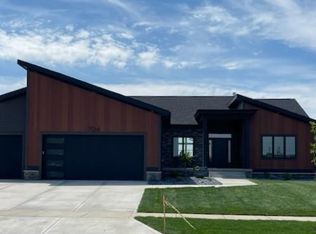 704 Westbridge Trl, Waunakee, WI 53597