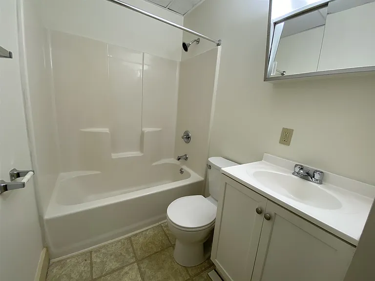610 Union St #202 — Photo 36