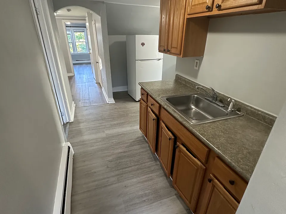 128 Carlisle St #3