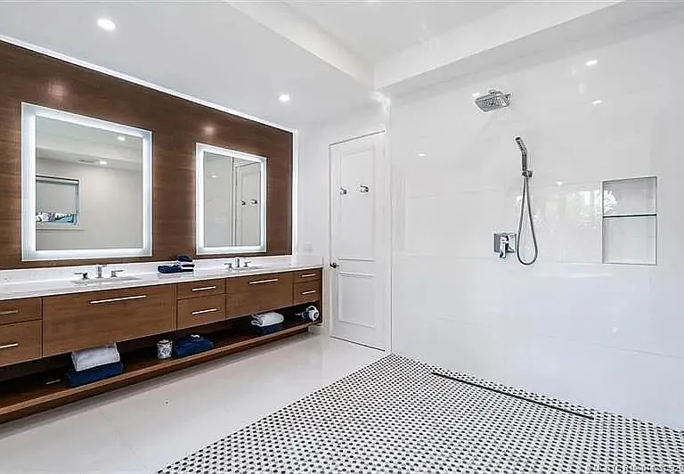 2941 Lake Dr — Photo 12