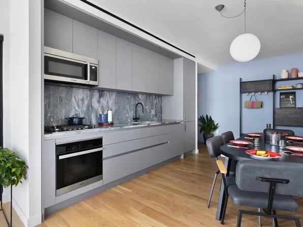 547 West 47th Street 516 image 3 of 27