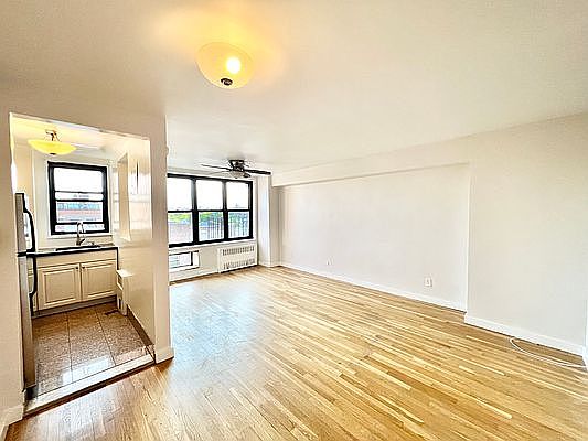 5th image of 483 Ocean Pkwy APT 6F