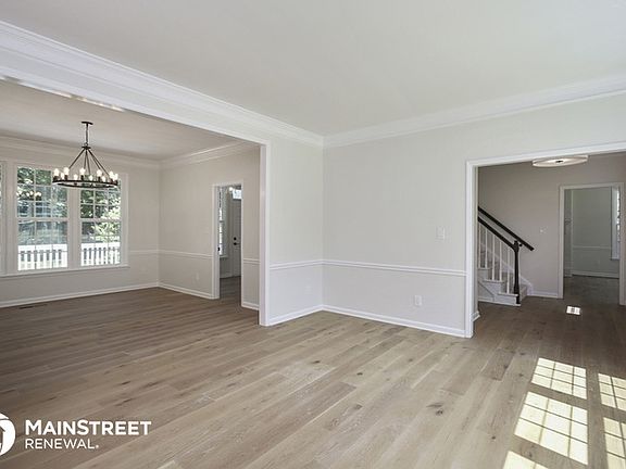 4th image of 9932 Warwickshire Ln
