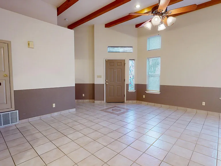 3496 Northpointe Dr — Photo 7