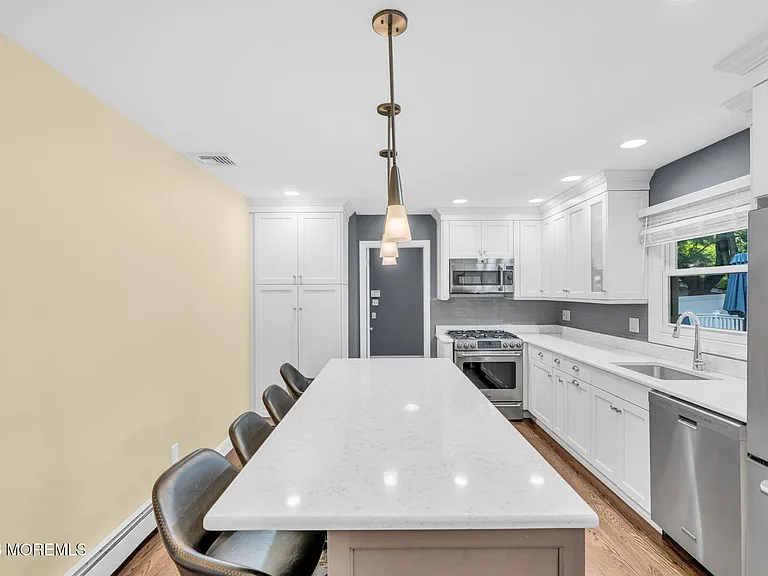 485 Freehold St — Photo 5