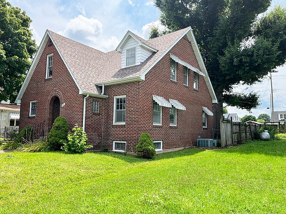 2nd image of 206 E Lincoln Ave