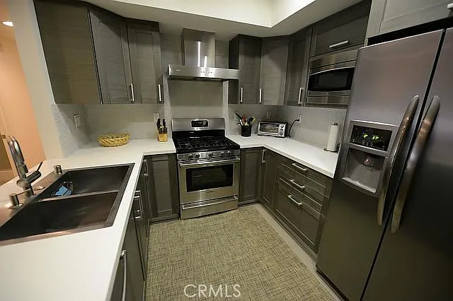3 bed, 1500 sqft, $3,950 — Photo 4