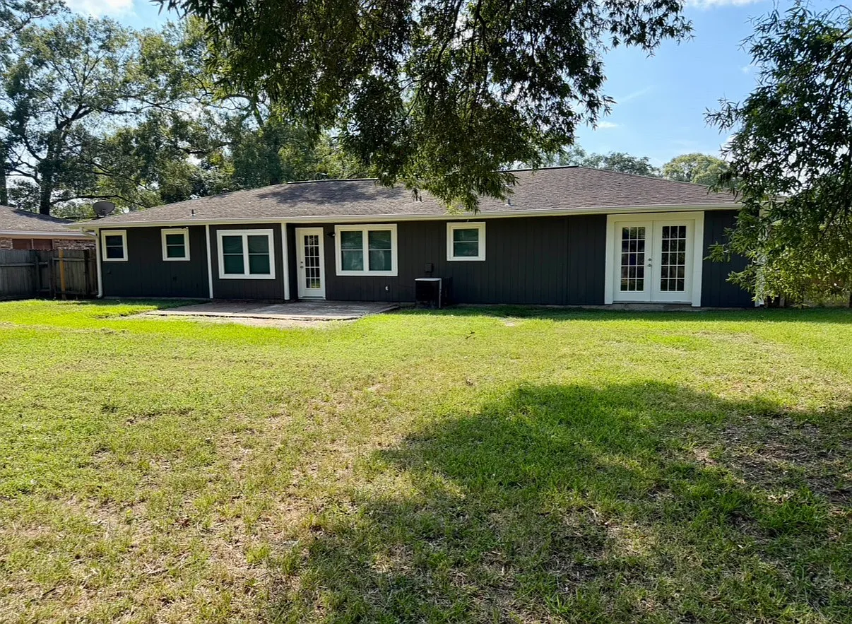 3 bed, 1600 sqft, $1,800 — Photo 2