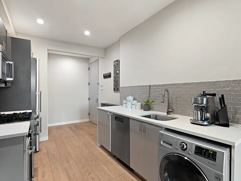 1178 Greene Ave #4F — Photo 4