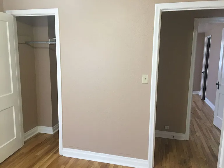 Hillcrest Apartments — Photo 16