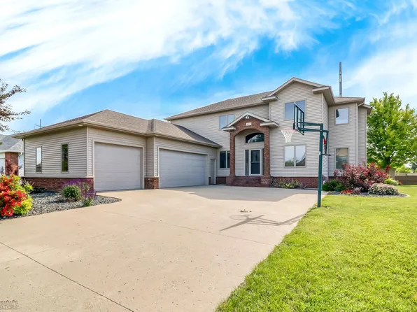 4220 58th St S, Fargo, ND 58104