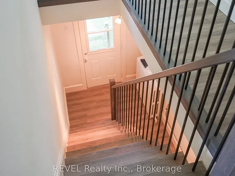 21 Plymouth Rd #UPPER — Photo 24