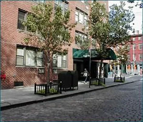 Rented by Douglas Elliman | media 18