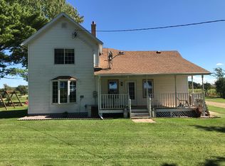 S6496 Crest Dr, Hillpoint, WI 53937