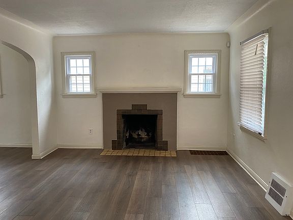 3rd image of 1354 Crestwood Rd
