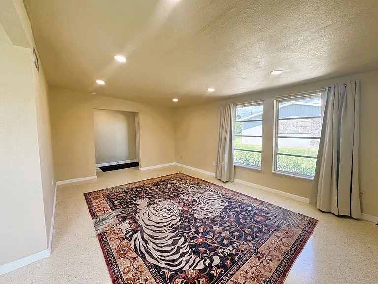 13880 Tamiami Trl — Photo 4