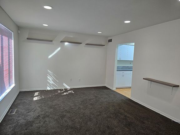 Photo B