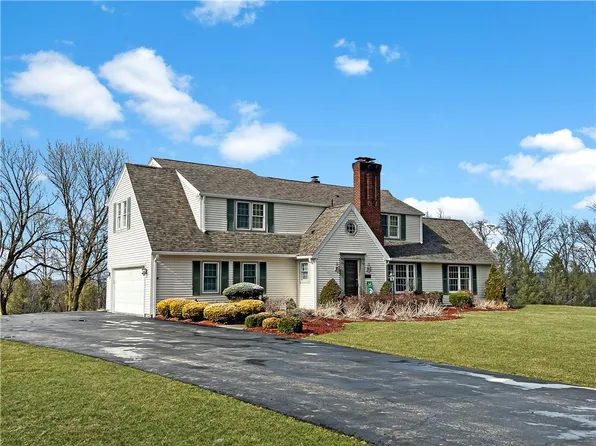 2045 Eastbrook Rd, New Castle, PA 16101