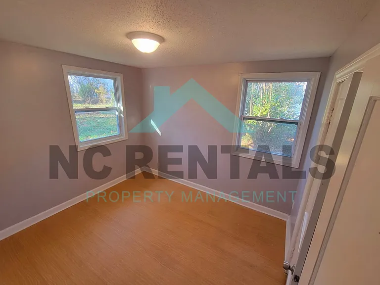 3211 Donnell St — Photo 6