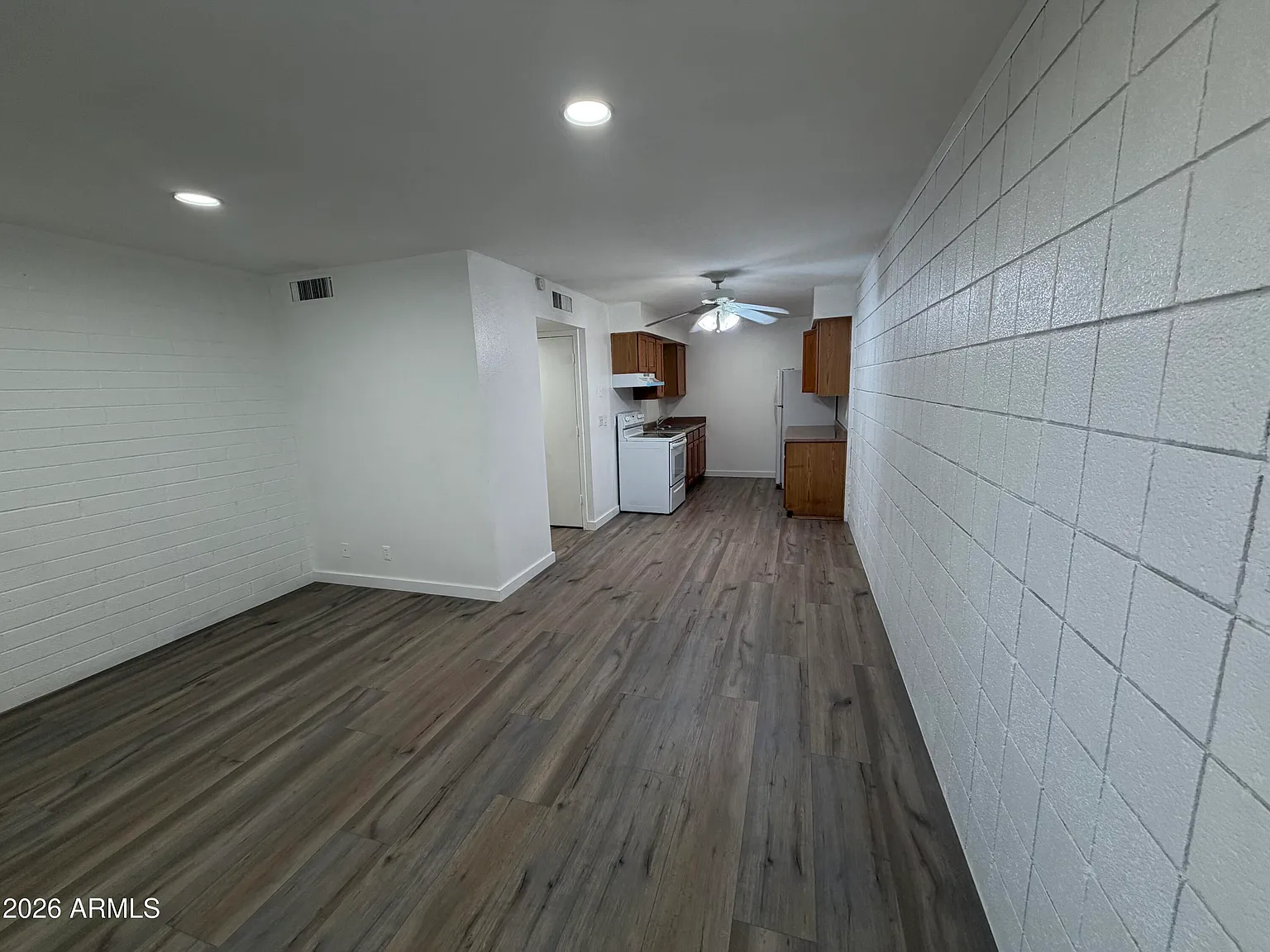 2 bed, 1.0 bath, 900 sqft, $1,250 — Photo 4