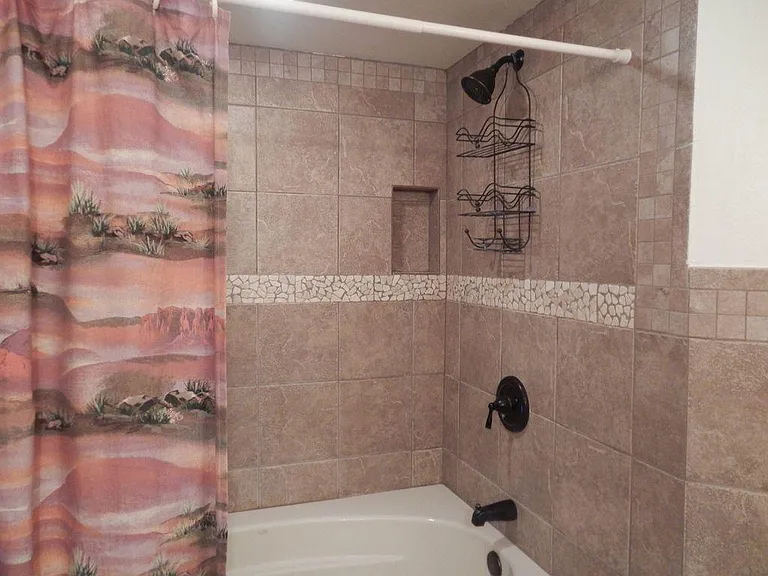 9007 W Port Royale Ln — Photo 10