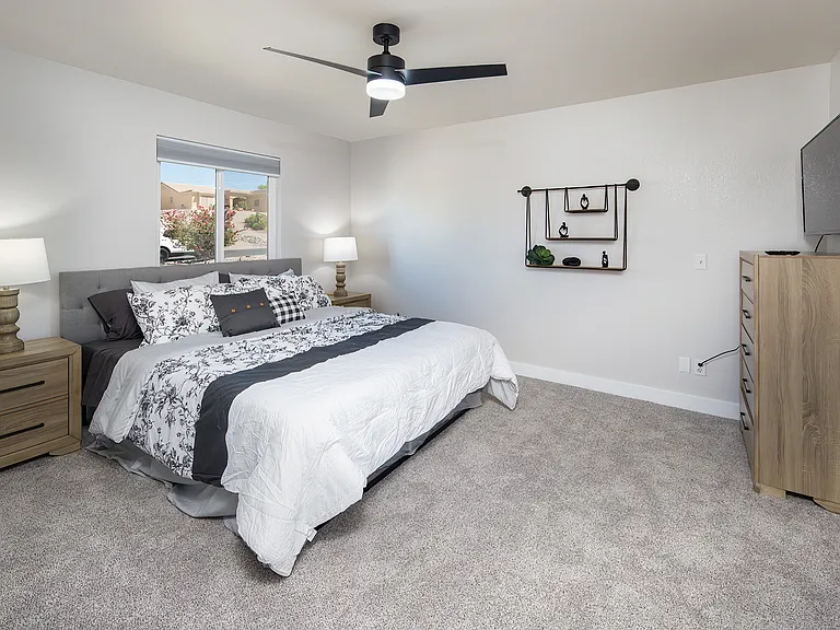 1060 Sunny Ridge Dr — Photo 5