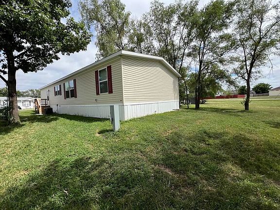 2nd image of 1440 W Plum St #206