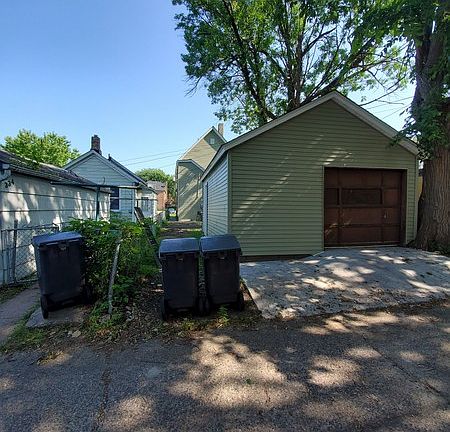 3rd image of 336 16th Ave NE #2