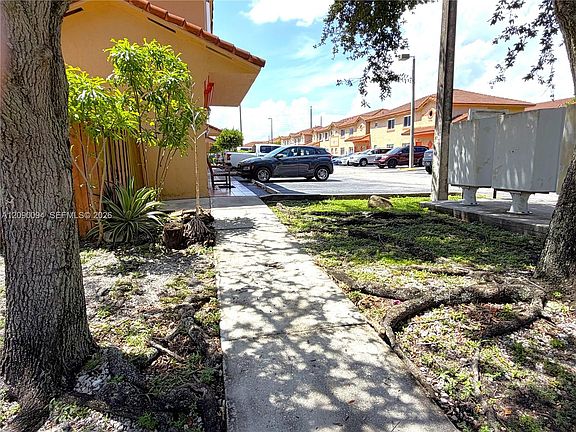 4th image of 17302 NW 74th Ave APT 101