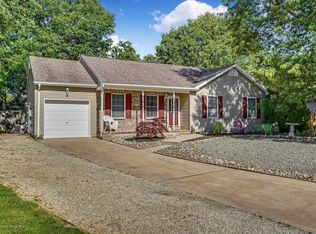 708 Meadow Ln, Forked River, NJ 08731
