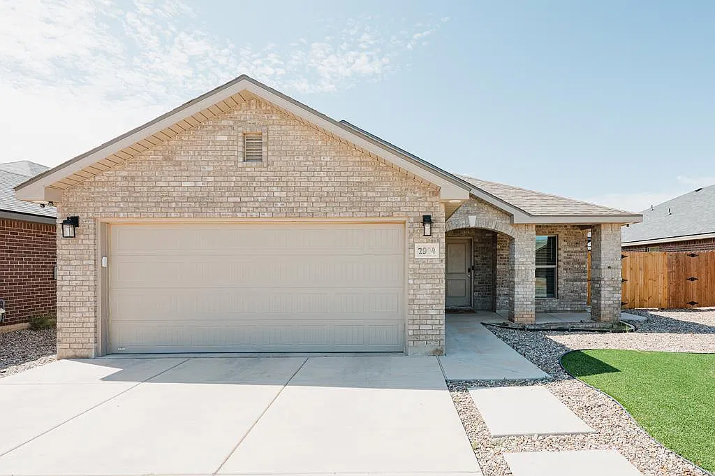 3 bed, 2.0 bath, 1320 sqft, $2,800 — Photo 2