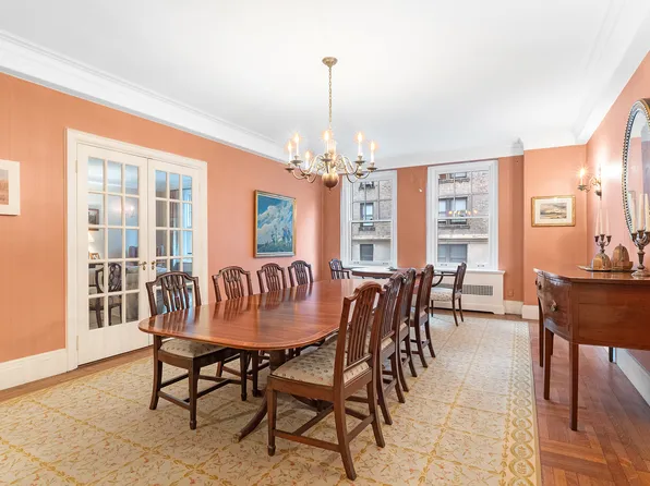 1075 Park Avenue image 3 of 21