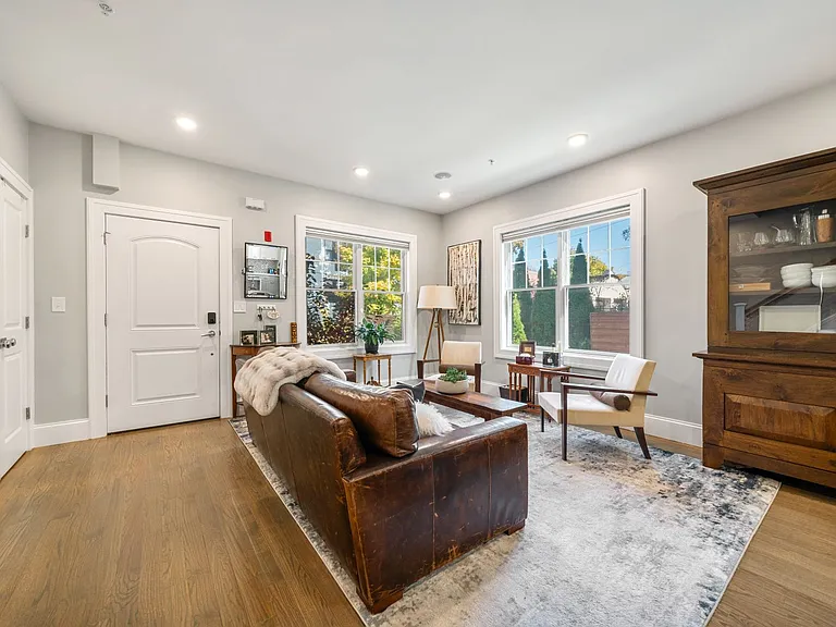 55 Hutchings St #4 — Photo 14